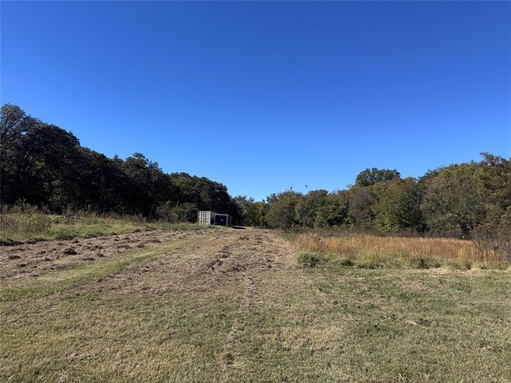 10 acres in Cooke County - photo 4