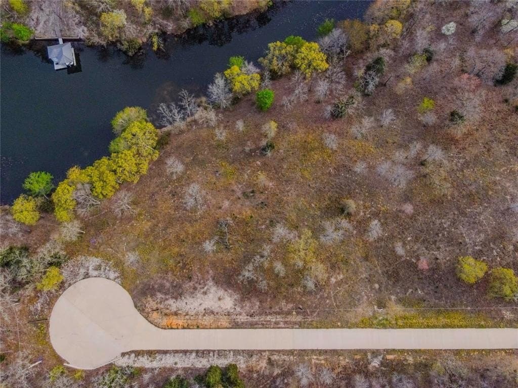 0.81 acres in Henderson County - photo 11