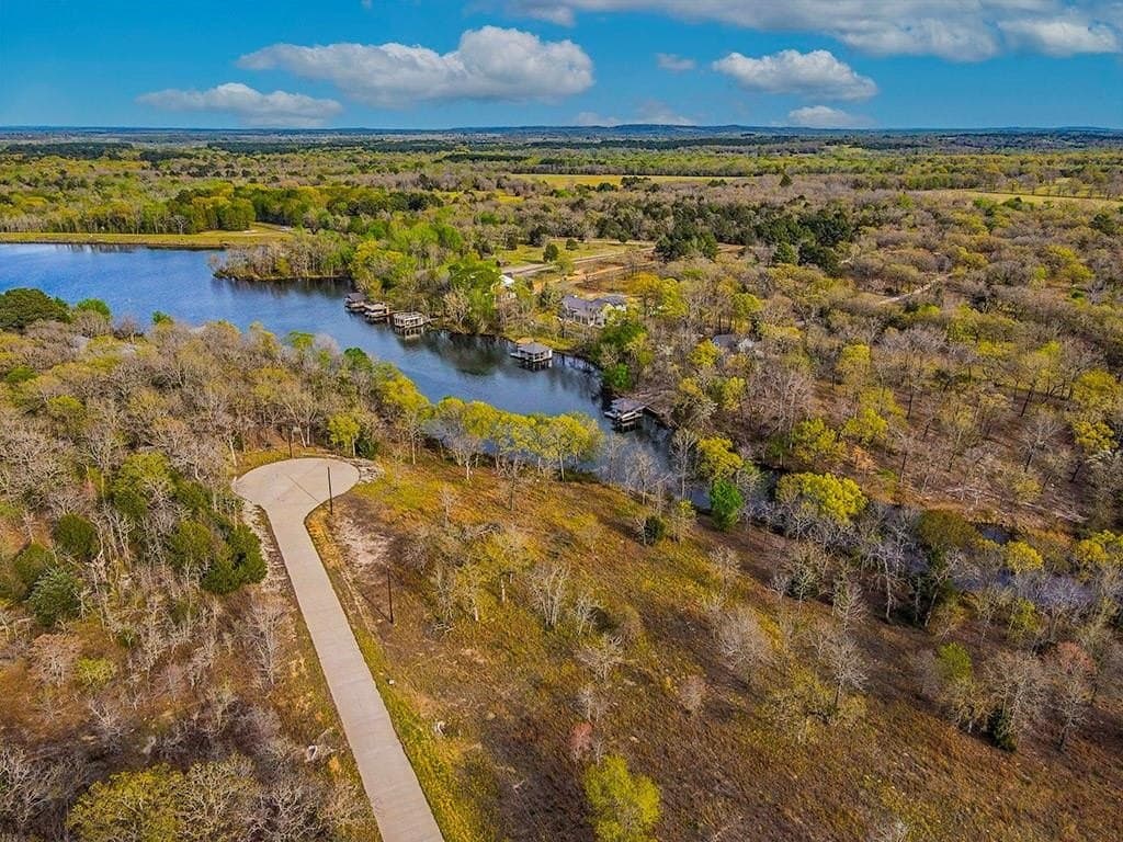 0.81 acres in Henderson County - photo 2