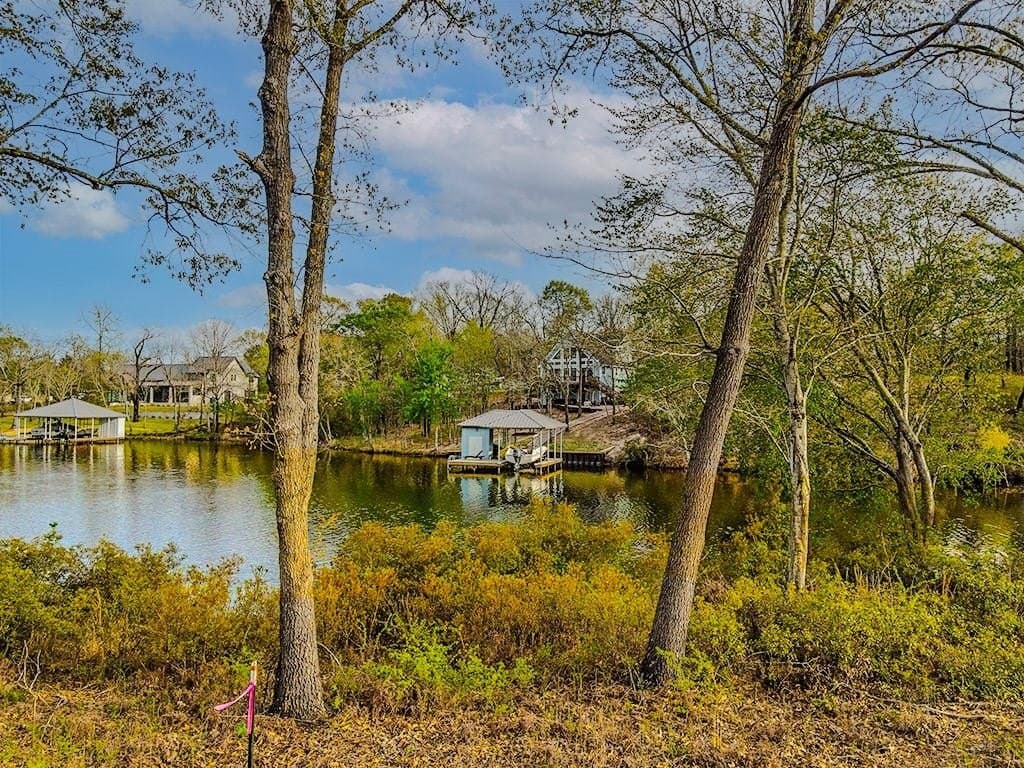 0.81 acres in Henderson County - photo 12