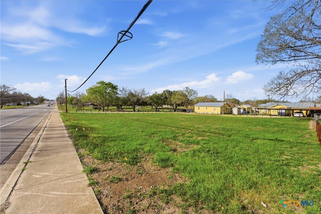 0.4 acres in DeWitt County - photo 3