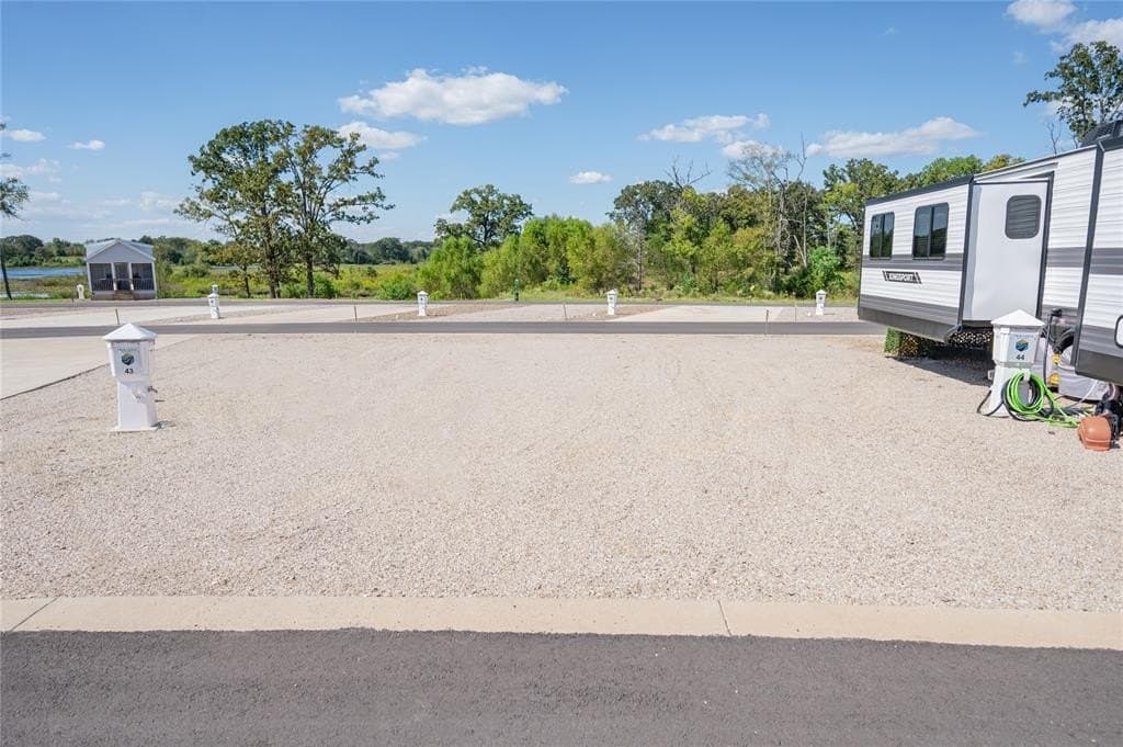 0.04 acres in Titus County - photo 7