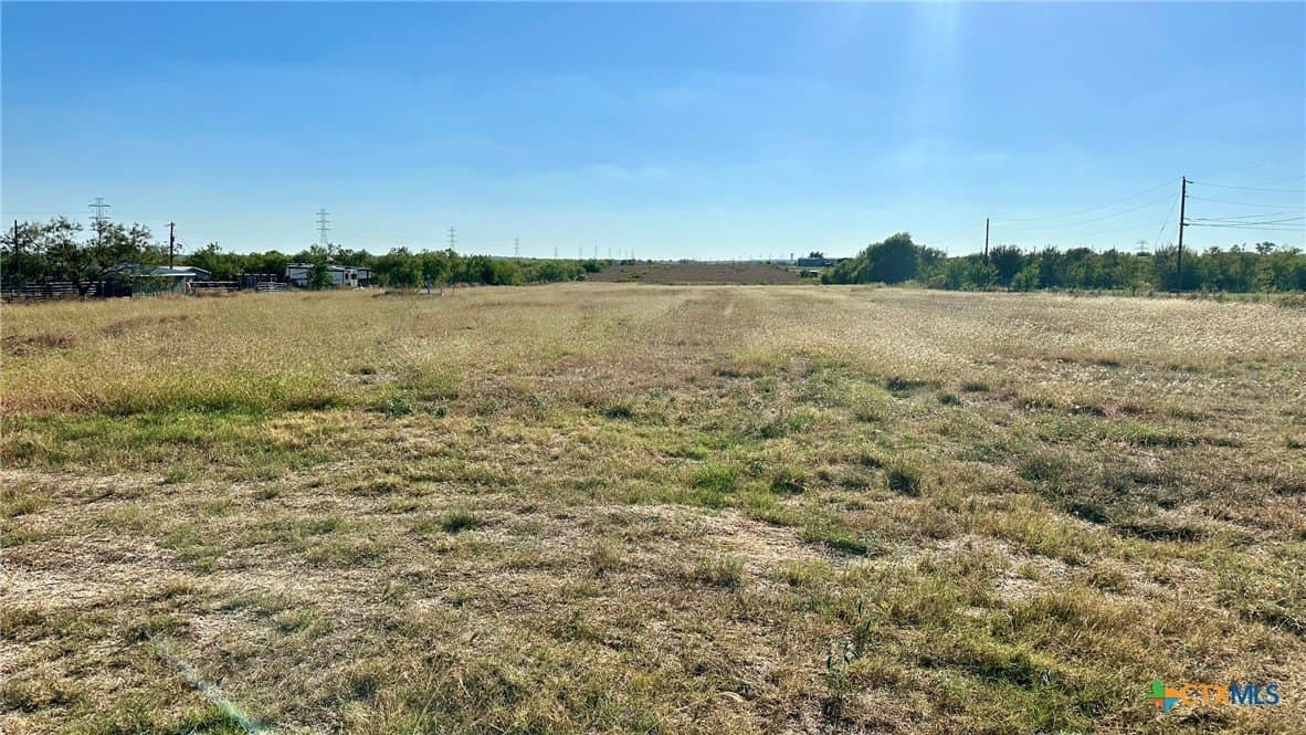 10 acres in Guadalupe County - photo 4