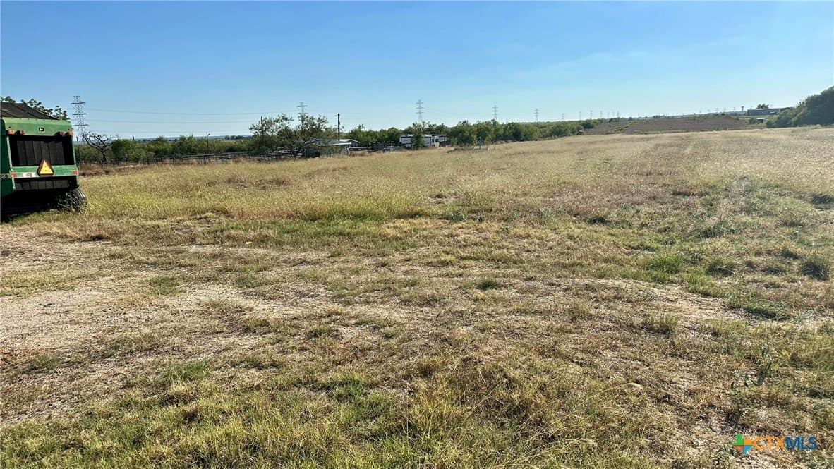 10 acres in Guadalupe County - photo 6