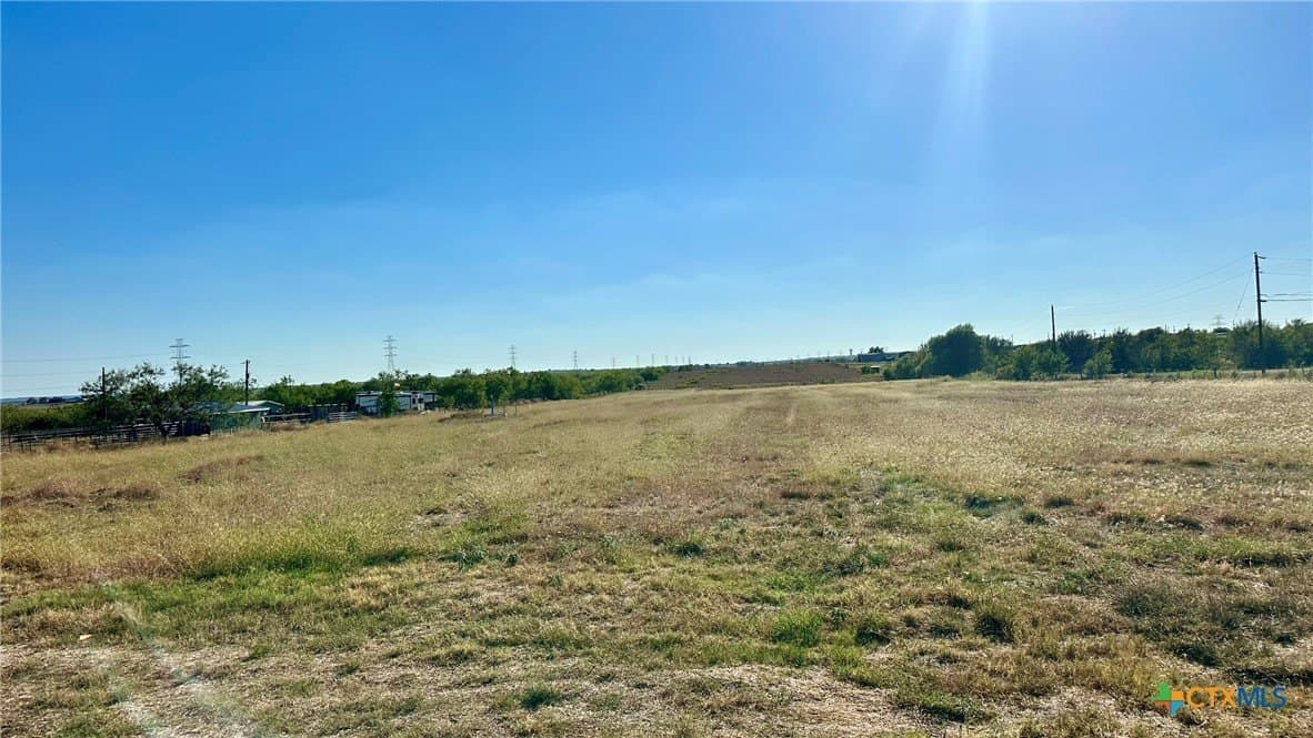 10 acres in Guadalupe County - photo 5