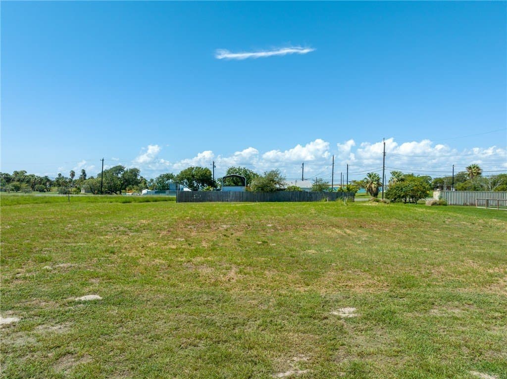 0.39 acres in San Patricio County - photo 2