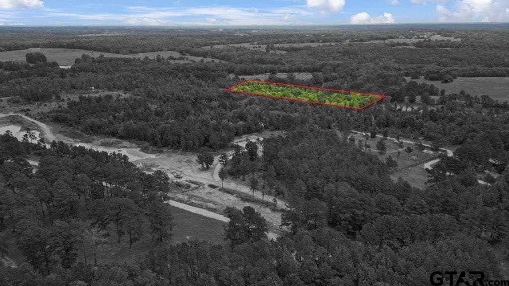 10 acres in Smith County - photo 2