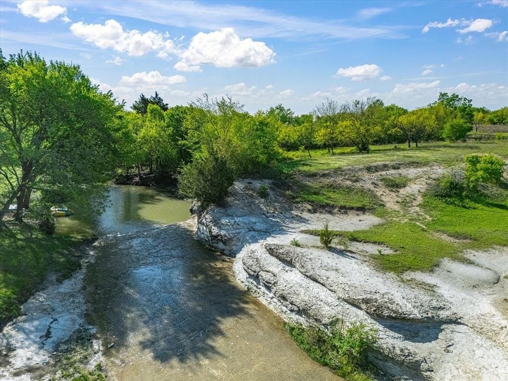 17.92 acres in Ellis County - photo 2