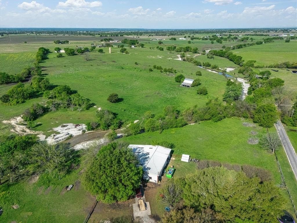 17.92 acres in Ellis County - photo 4