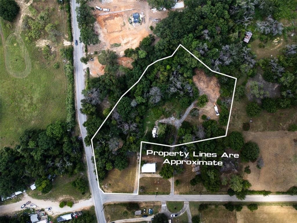 2.06 acres in Tarrant County - photo 2