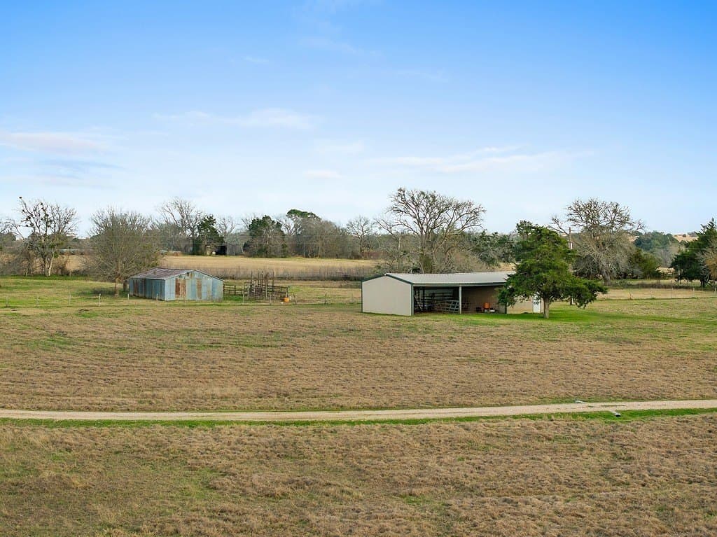 28.32 acres in Fayette County - photo 8