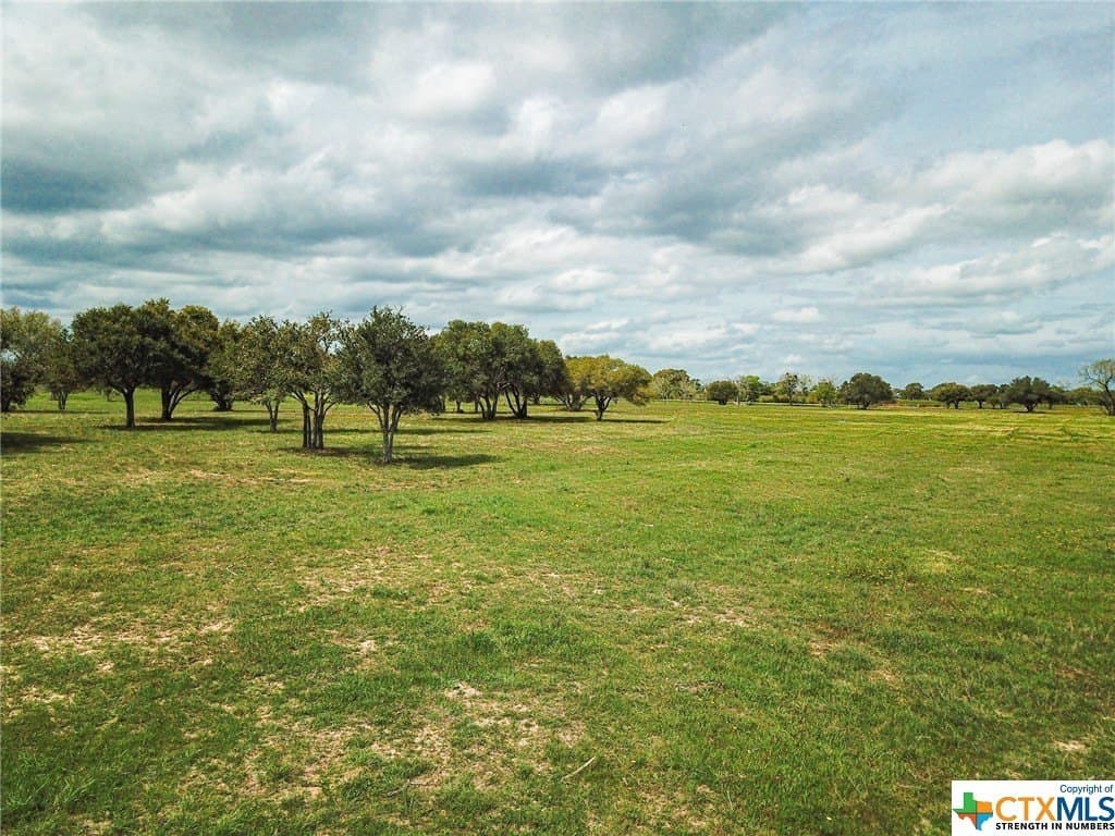4.12 acres in Lavaca County - photo 8