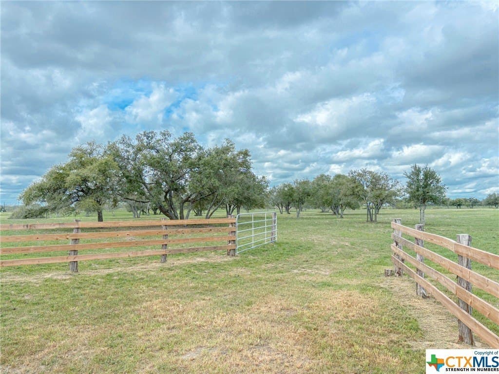 4.12 acres in Lavaca County - photo 2