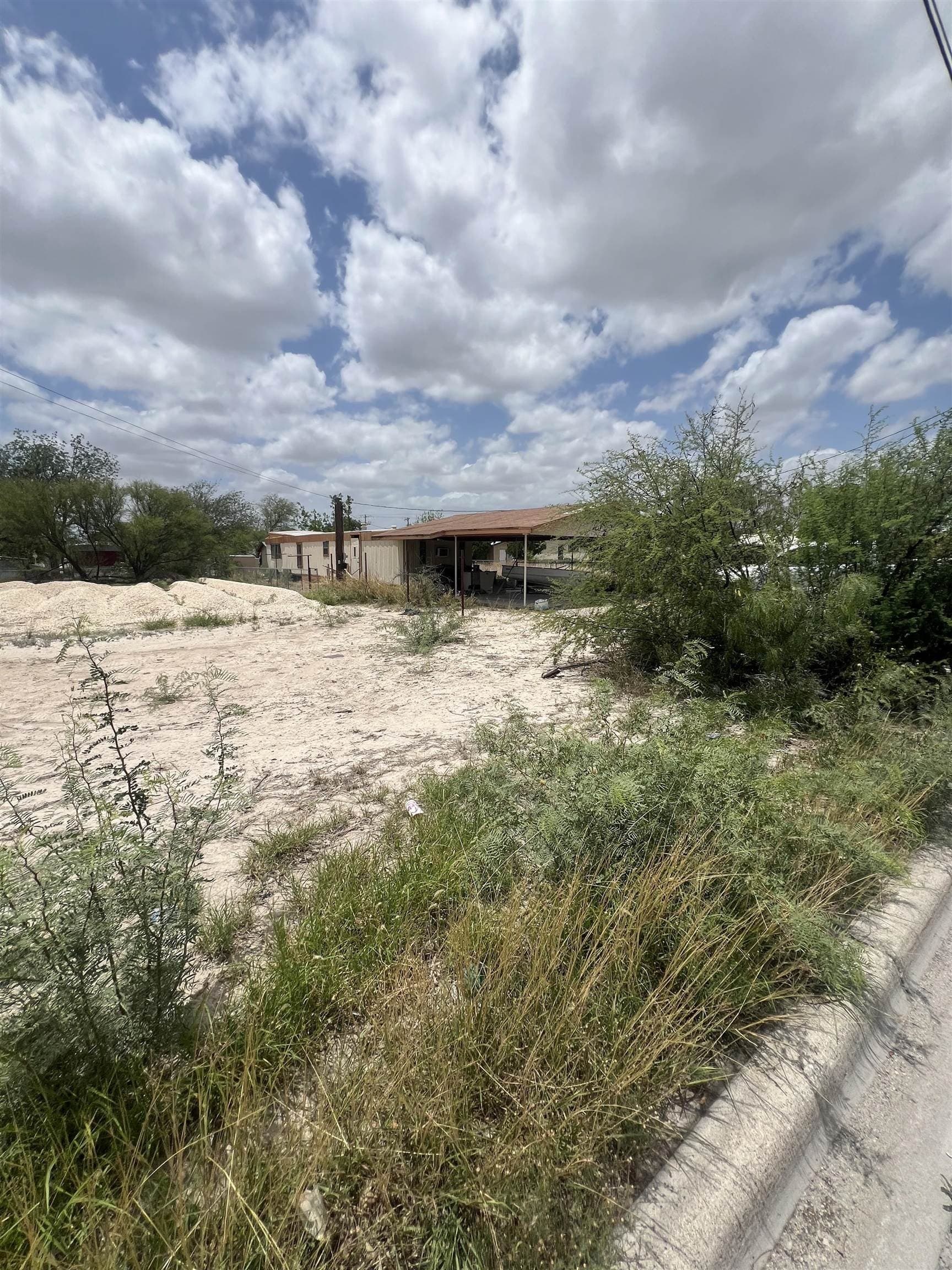 0.27 acres in Val Verde County - photo 4