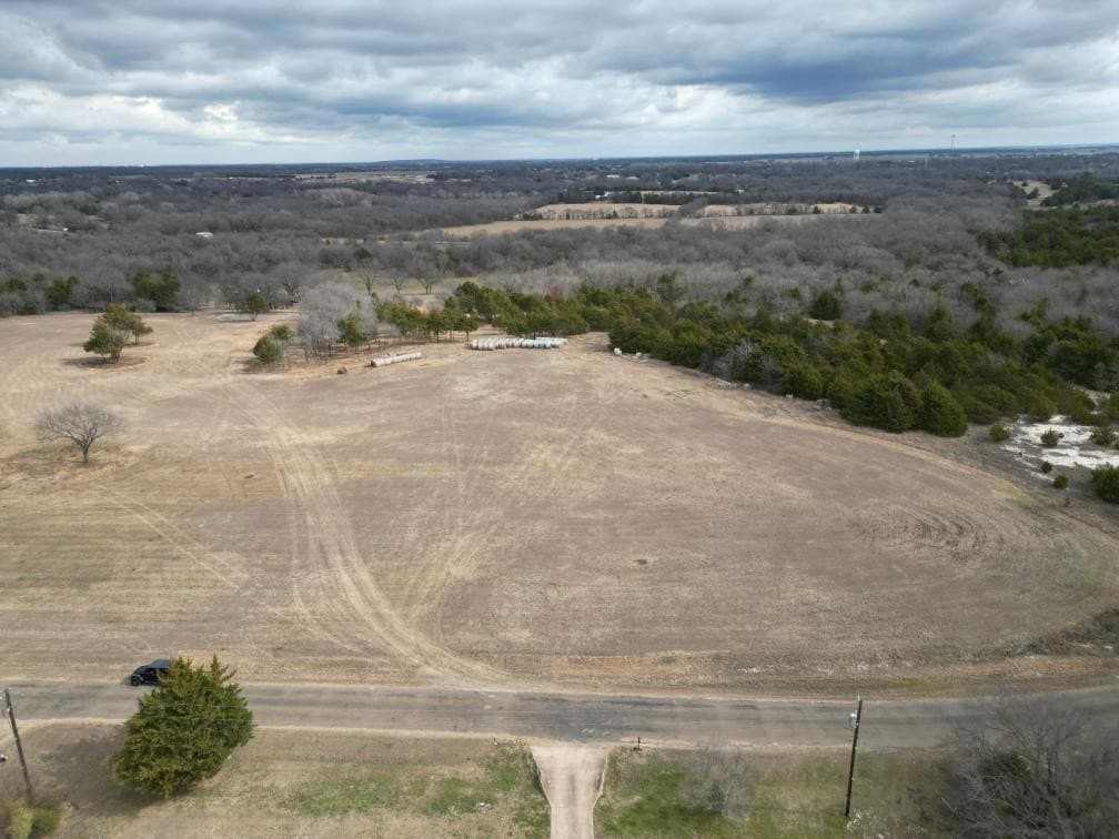 1.72 acres in Ellis County - photo 4