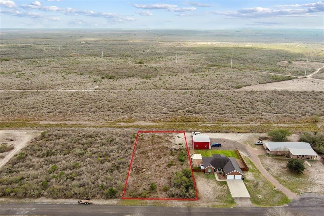 0.5 acres in Live Oak County - photo 2