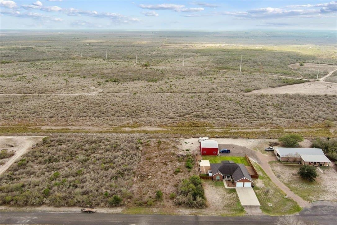 0.5 acres in Live Oak County - photo 3