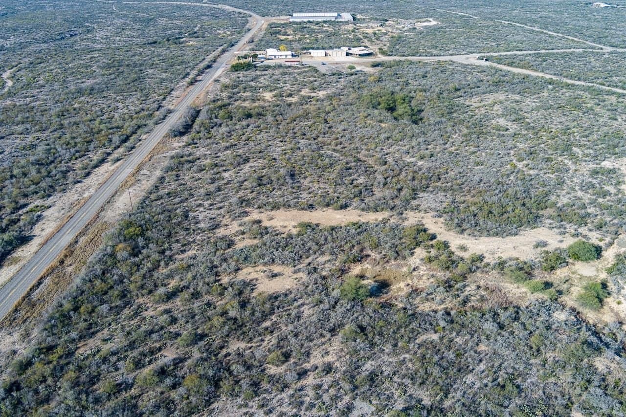 98.97 acres in Val Verde County - photo 27