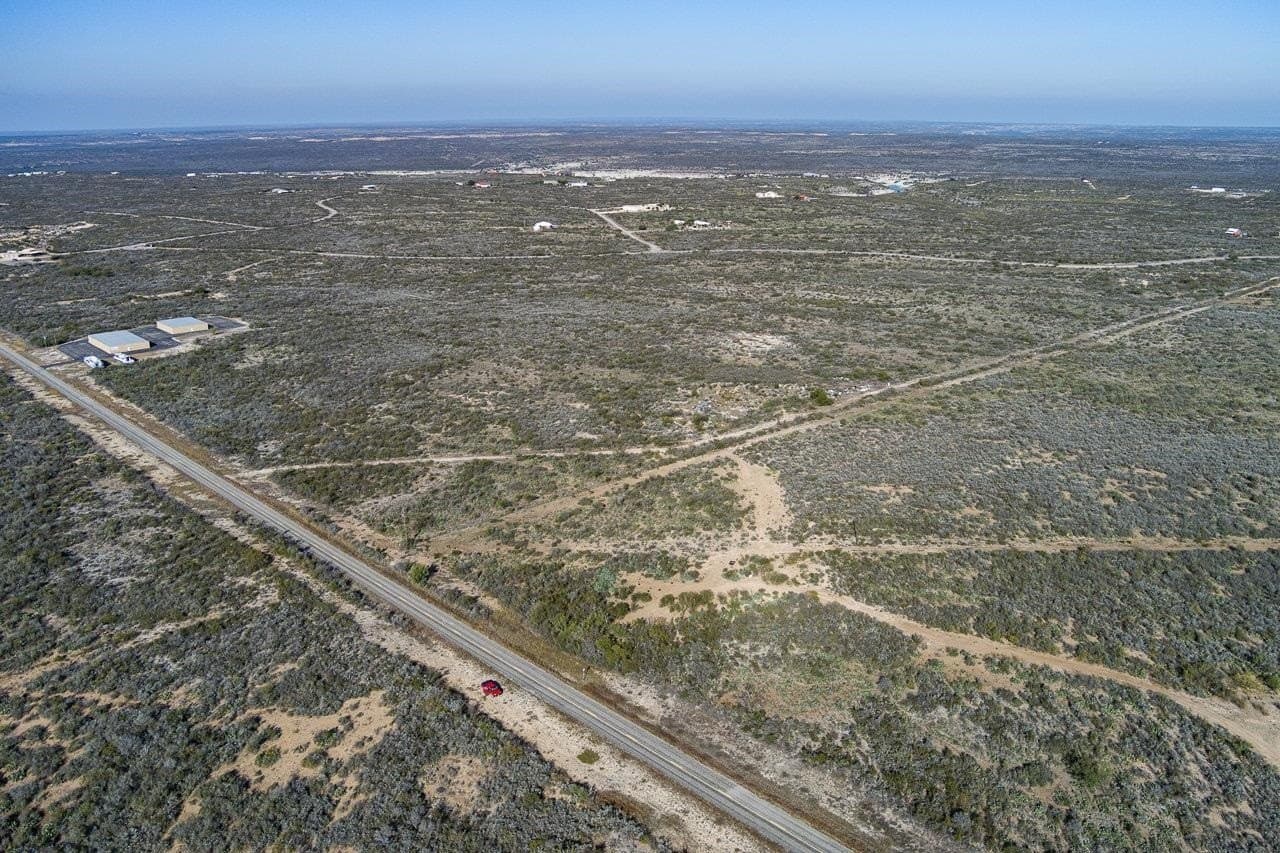 98.97 acres in Val Verde County - photo 6