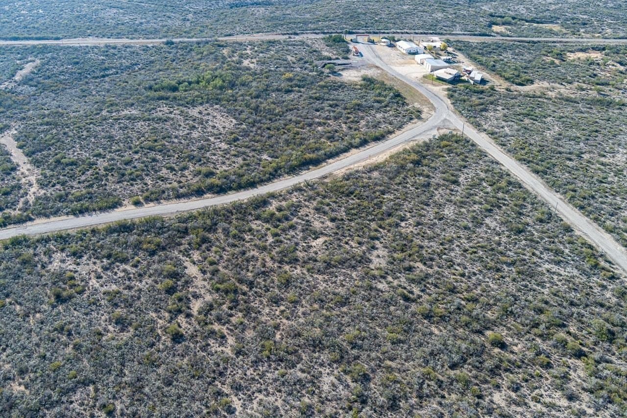 98.97 acres in Val Verde County - photo 21