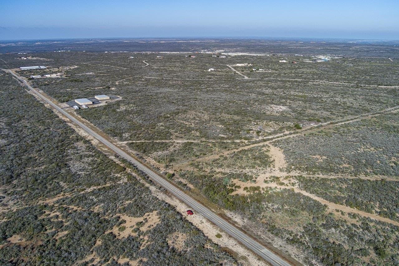 98.97 acres in Val Verde County - photo 12