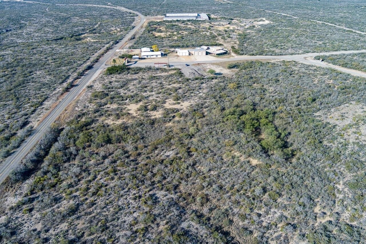 98.97 acres in Val Verde County - photo 5