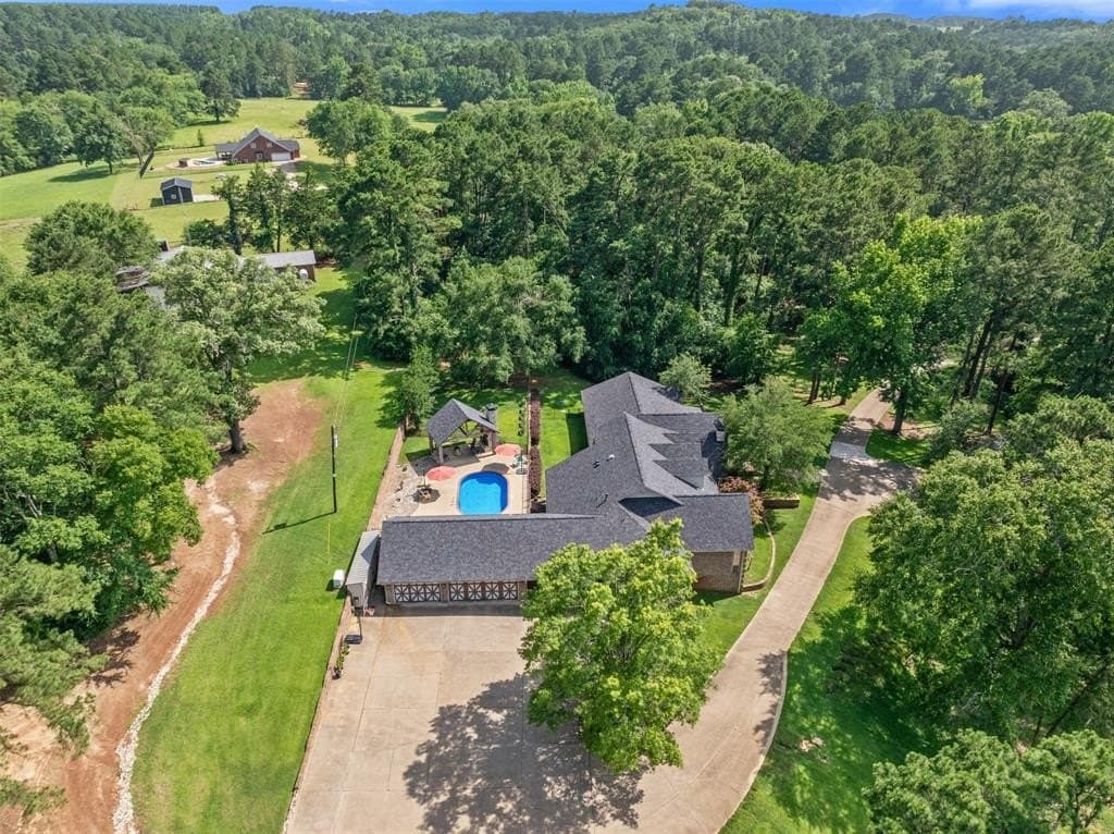 35.92 acres in Smith County - photo 3