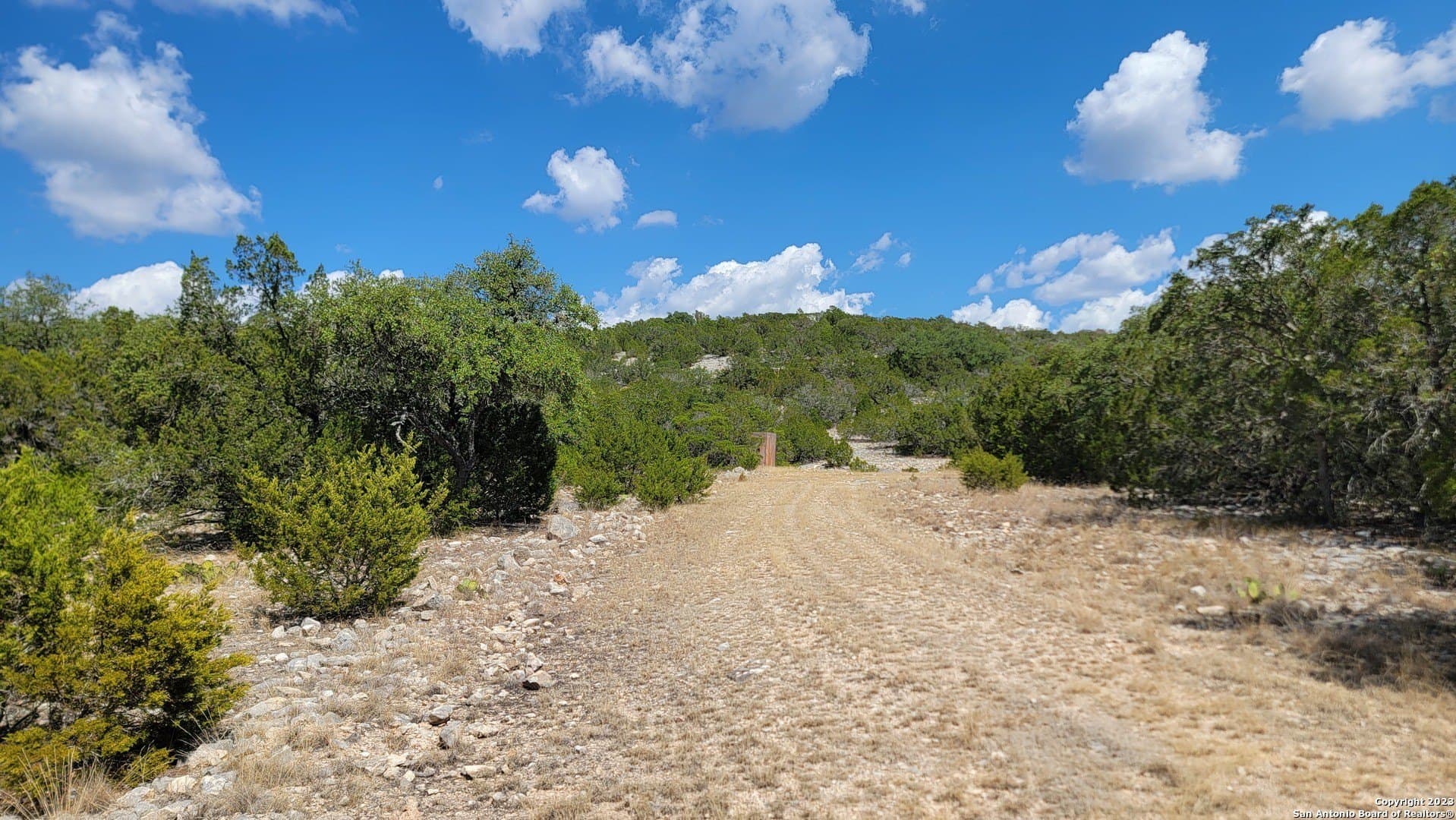 57.84 acres in Edwards County - photo 10