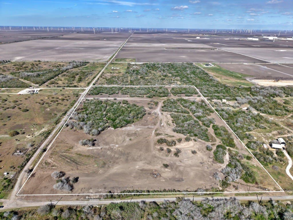 County Road 3067 & CR 2200 lot: Pt W 60 Ac Of