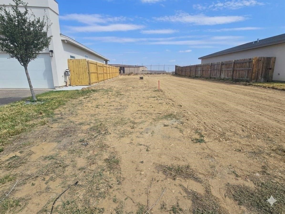 0.11 acres in Webb County - photo 3