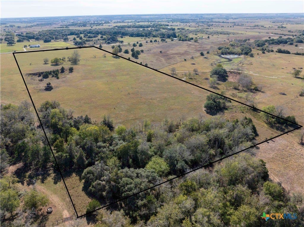 25.58 acres in Lavaca County - photo 2