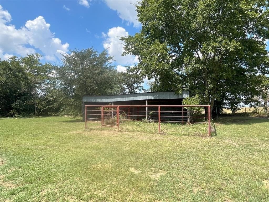10.02 acres in Freestone County - photo 5