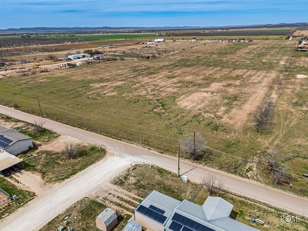 33.18 acres in Tom Green County - photo 3