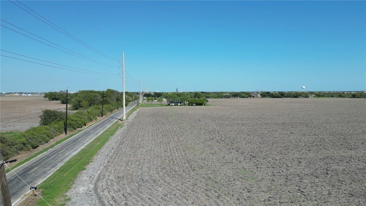 1.92 acres in San Patricio County - photo 4