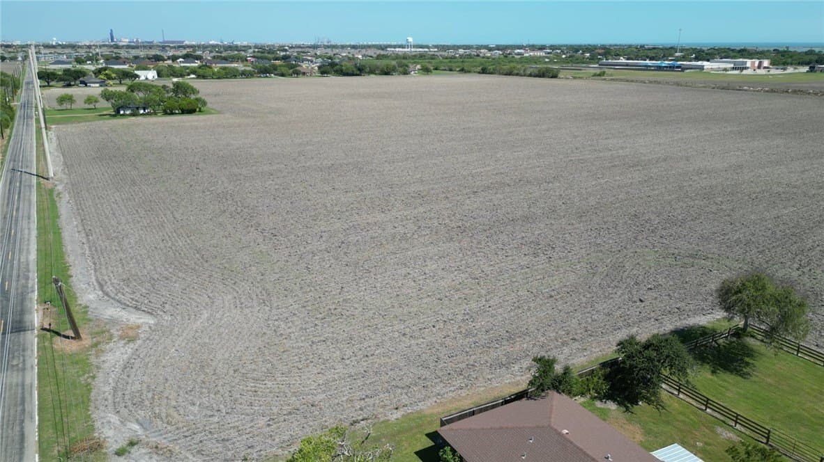 1.92 acres in San Patricio County - photo 3