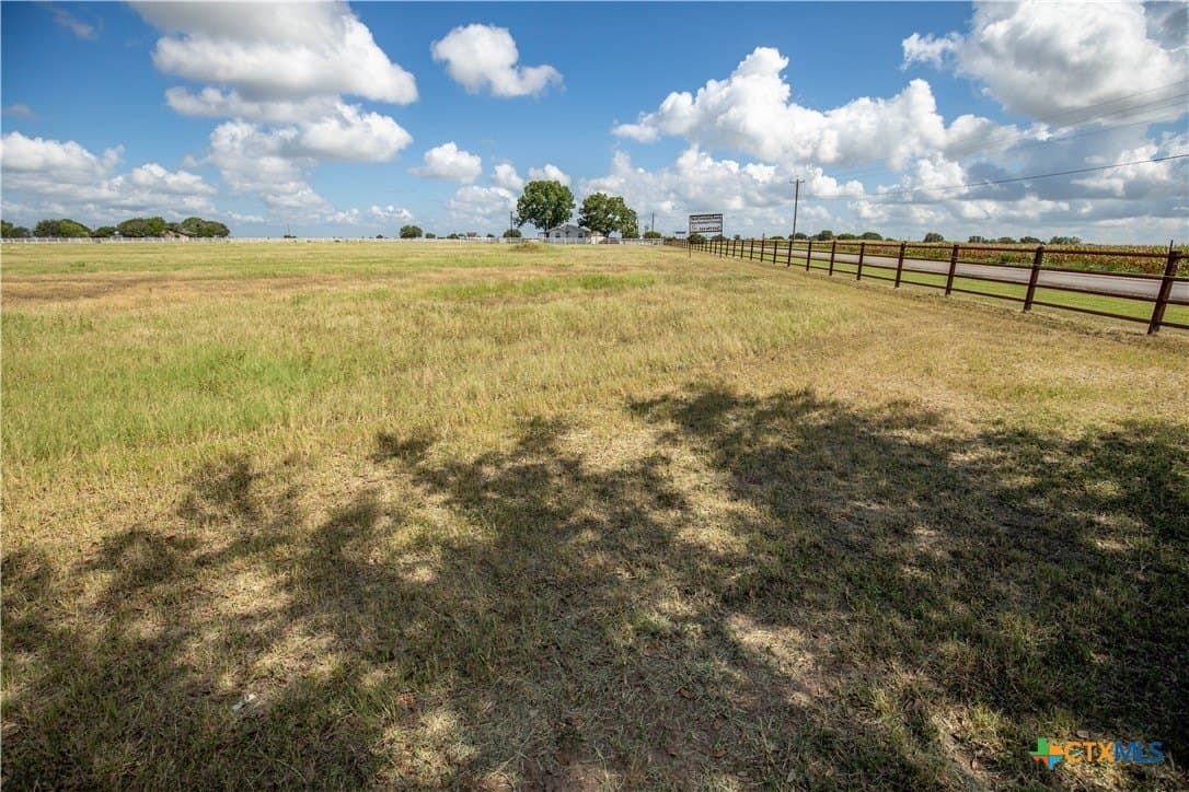 32.32 acres in Guadalupe County - photo 11