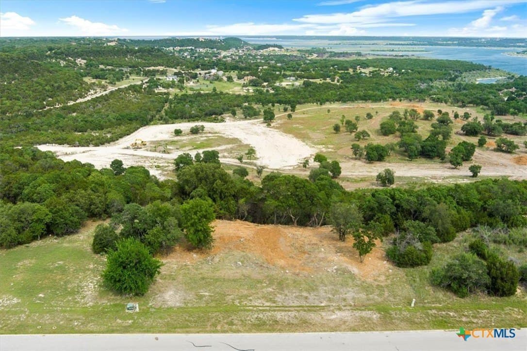 0.8 acres in Bell County - photo 4