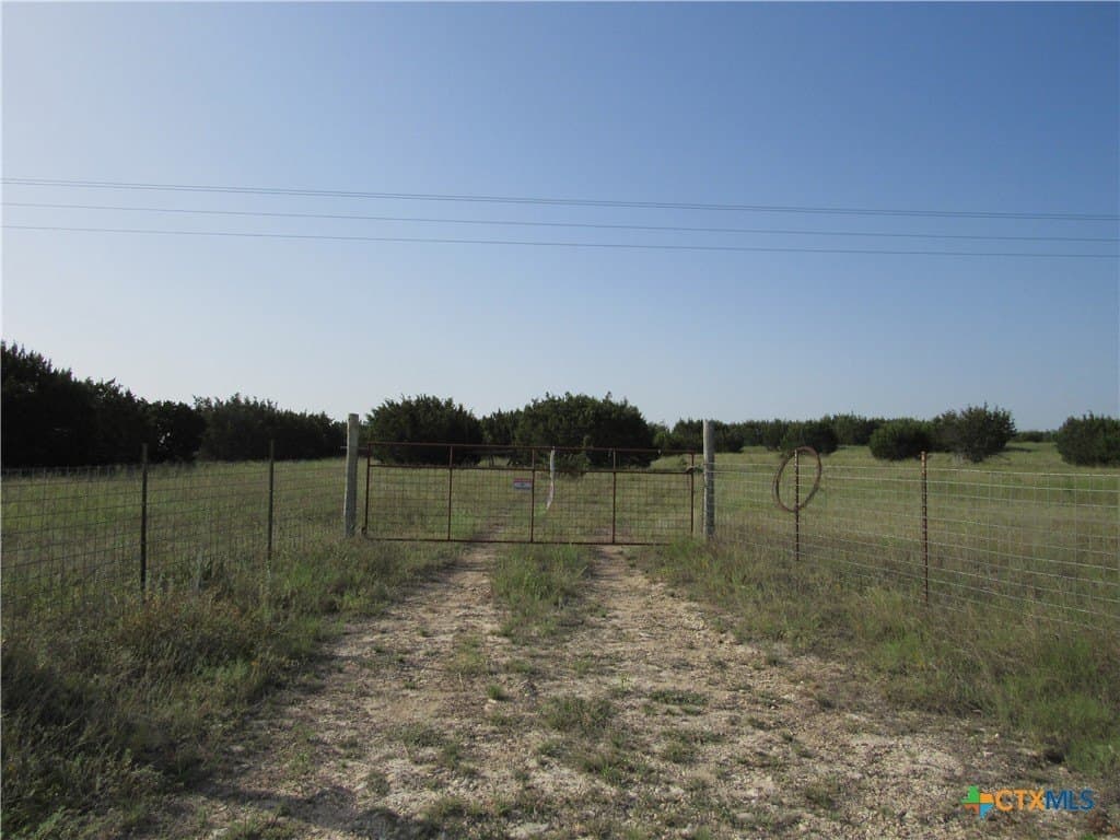 20 acres in Lampasas County - photo 7