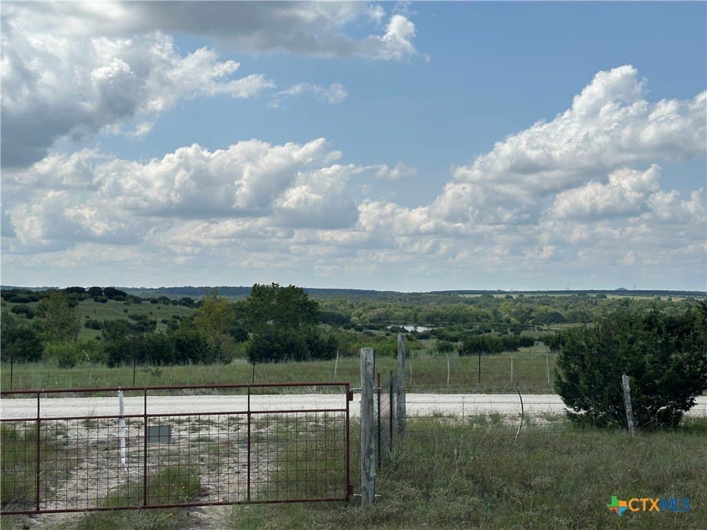 20 acres in Lampasas County - photo 6