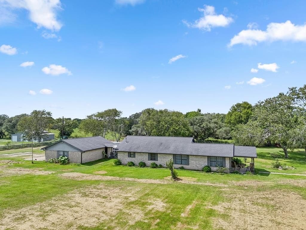 21126 Hwy 111