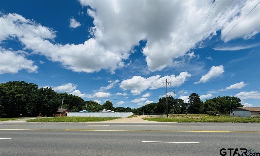 11.96 acres in Gregg County - photo 4
