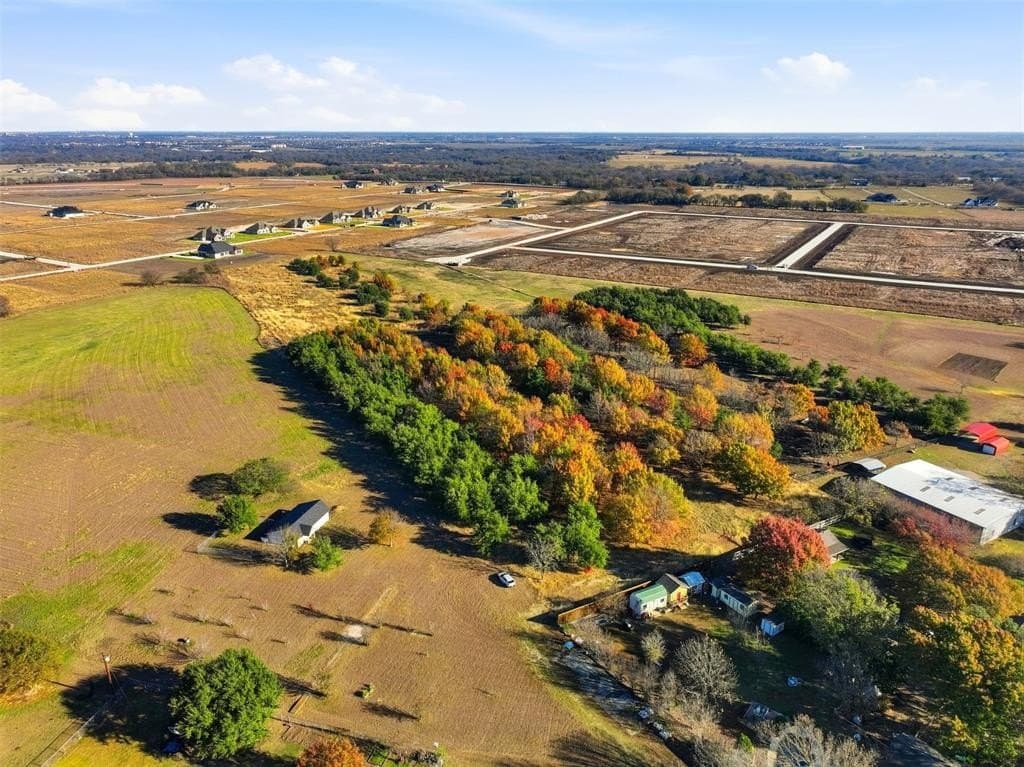 7.91 acres in Ellis County - photo 9