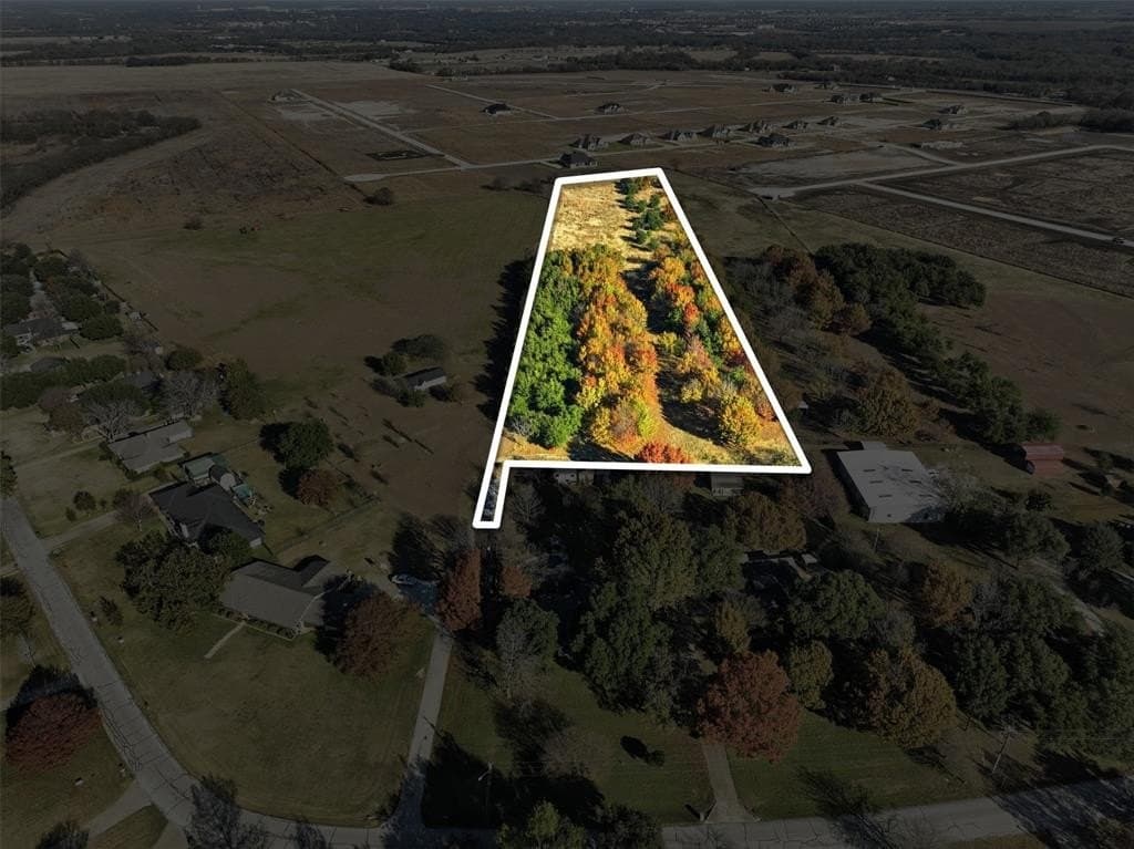 7.91 acres in Ellis County - photo 3