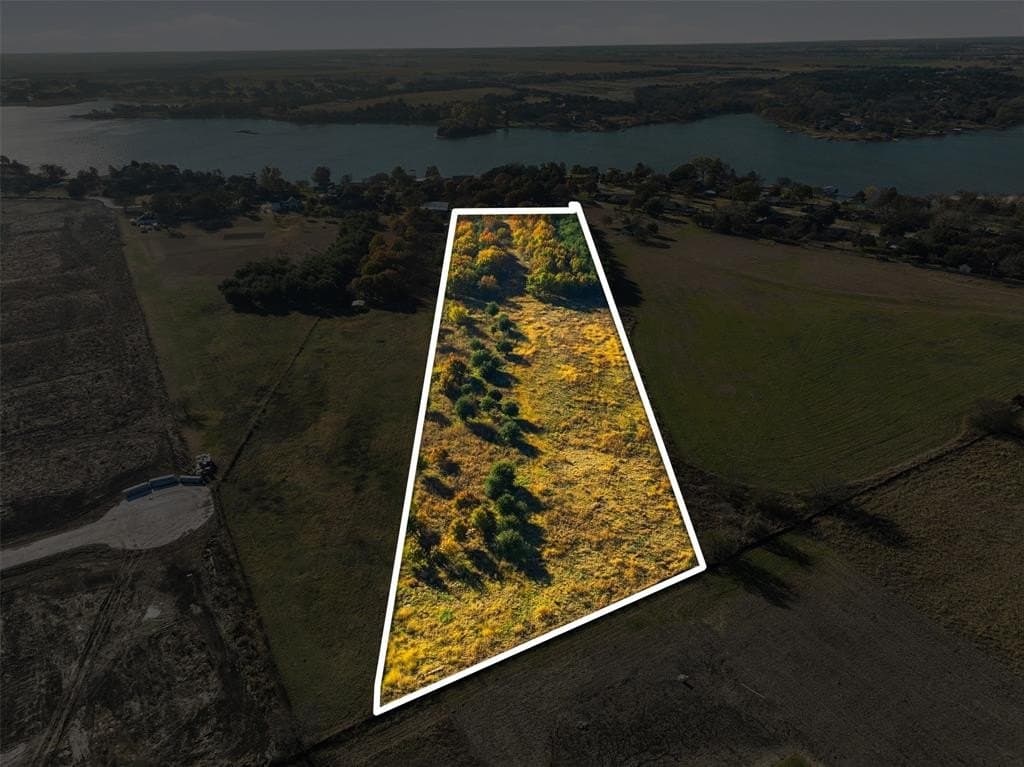 7.91 acres in Ellis County - photo 2