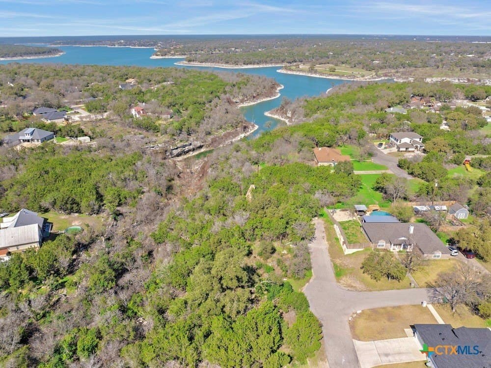 18 Aztec Lane lot: 17