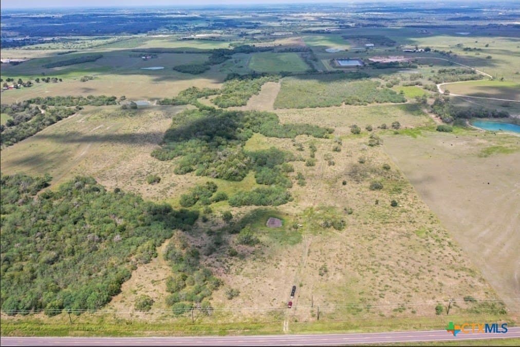 58.1 acres in DeWitt County - photo 4