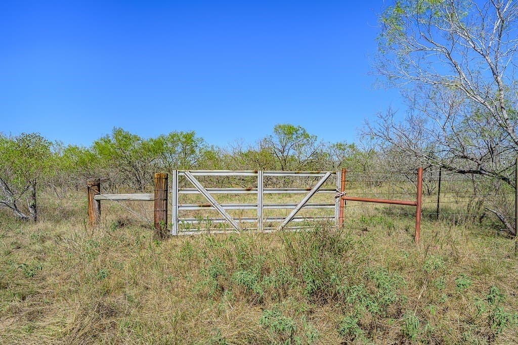 26.15 acres in Fayette County - photo 9