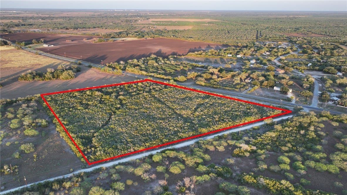 9.96 acres in Bee County - photo 4