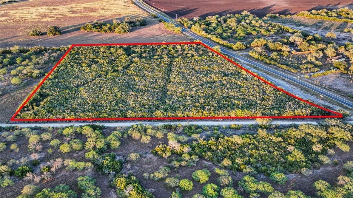 9.96 acres in Bee County - photo 5
