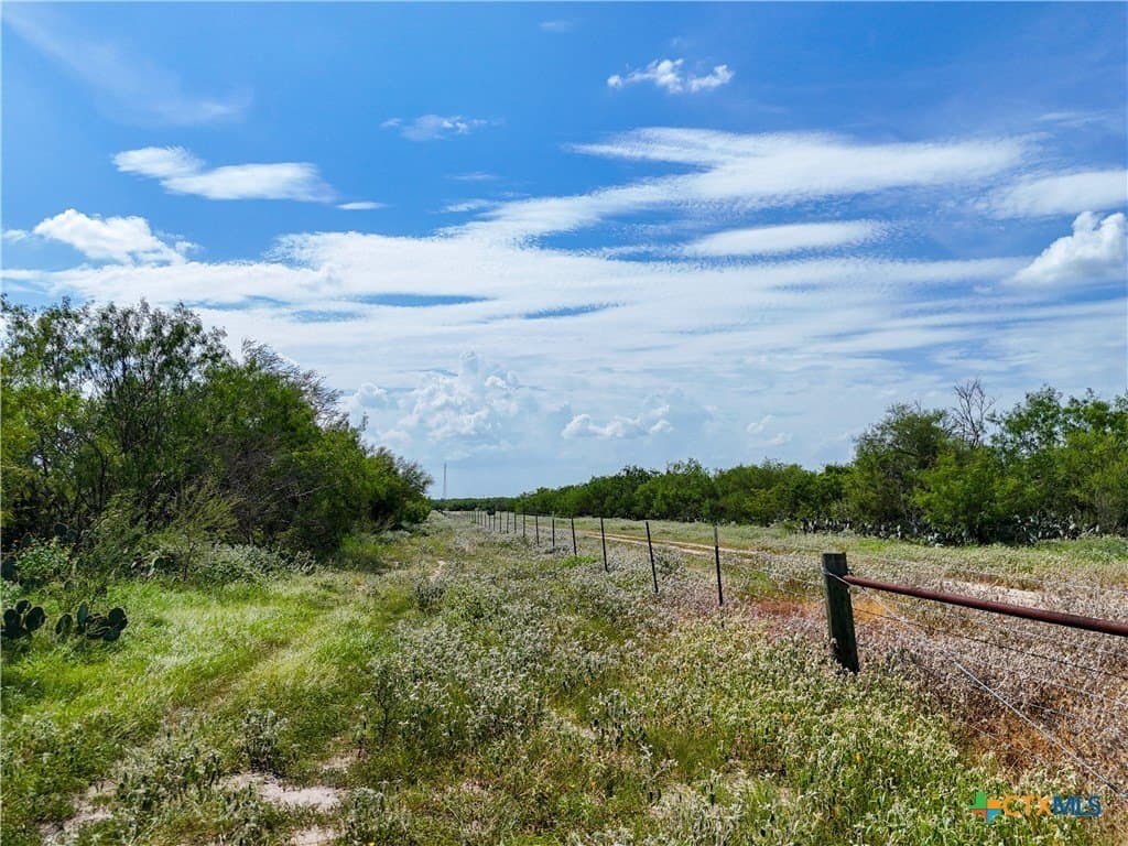 23.07 acres in Gonzales County - photo 10